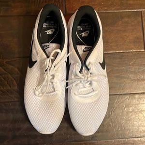 Nike Men’s size 14  *Like New* Tanjun running sneaker